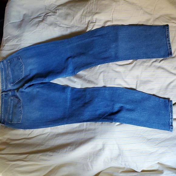 Old Navy Tall Jeans - Picture 10 of 15